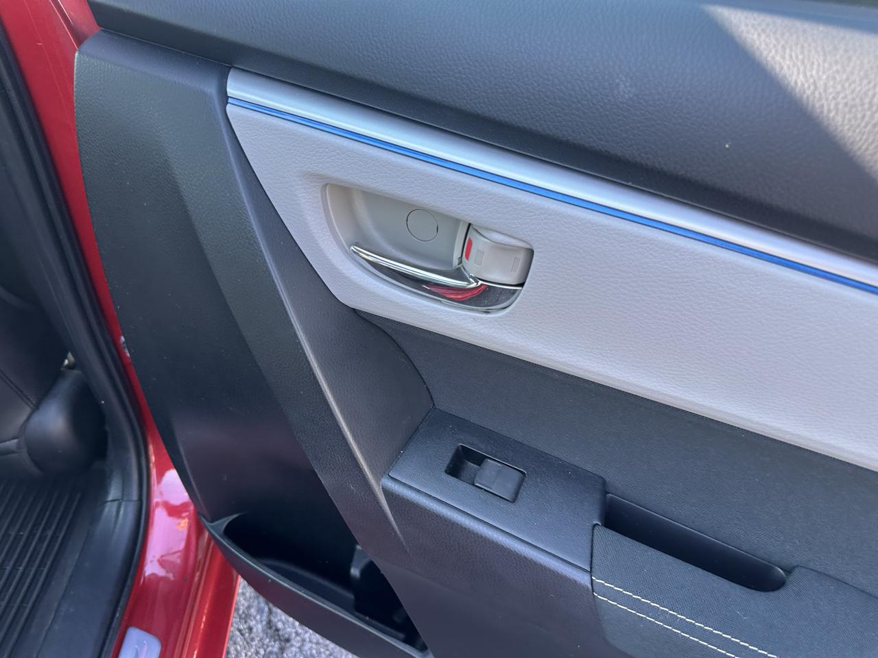 Toyota Corolla 4dr Sdn CVT LE Premium (Natl) 2015