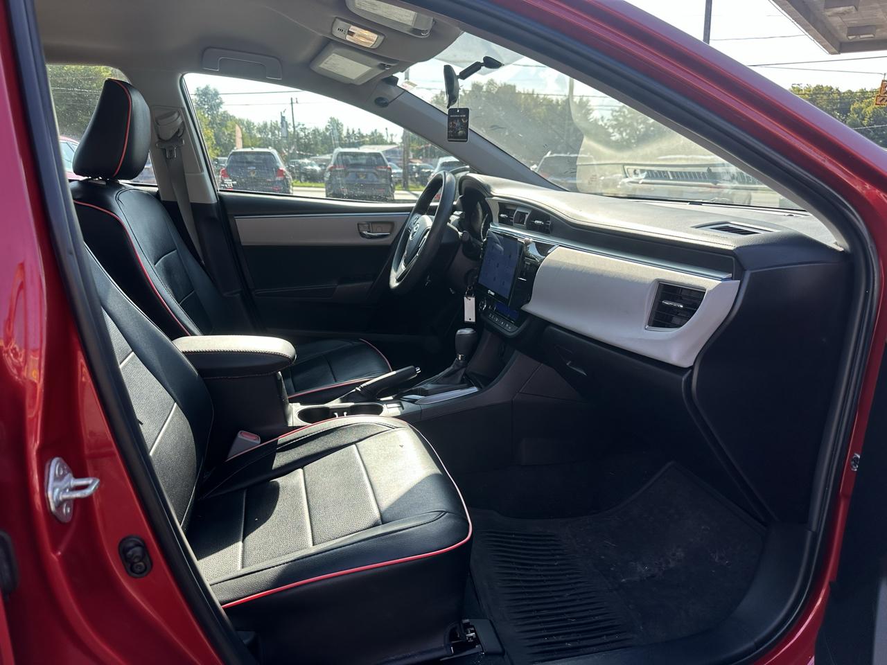 Toyota Corolla 4dr Sdn CVT LE Premium (Natl) 2015