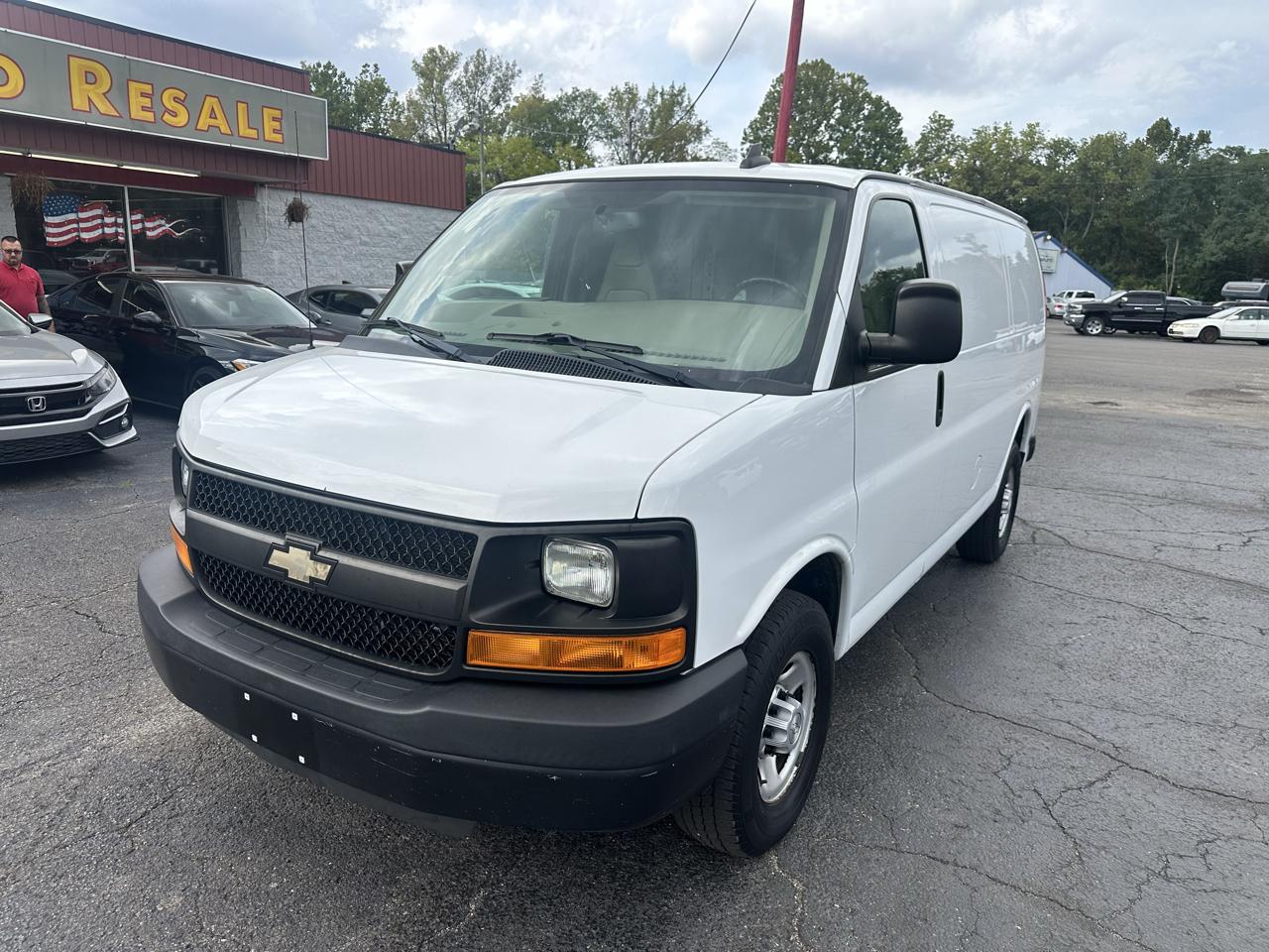 Chevrolet Express Cargo Van RWD 3500 135" 2016