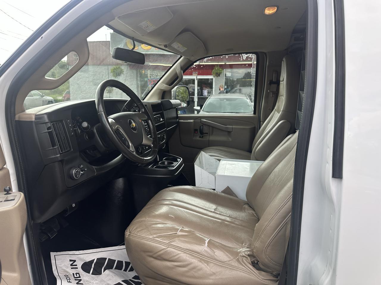 Chevrolet Express Cargo Van RWD 3500 135" 2016