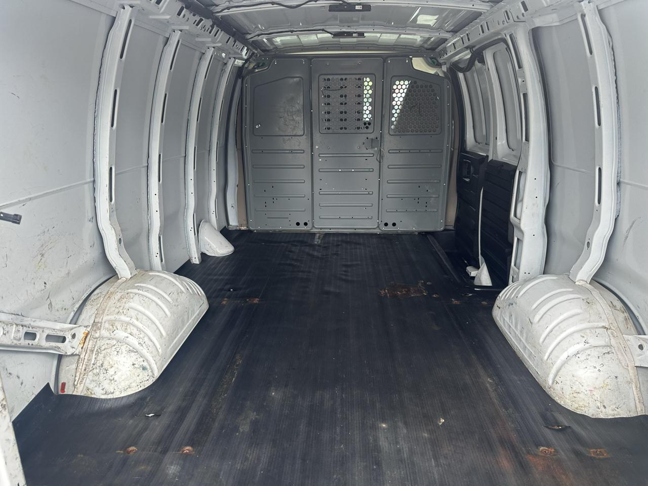 Chevrolet Express Cargo Van RWD 3500 135" 2016