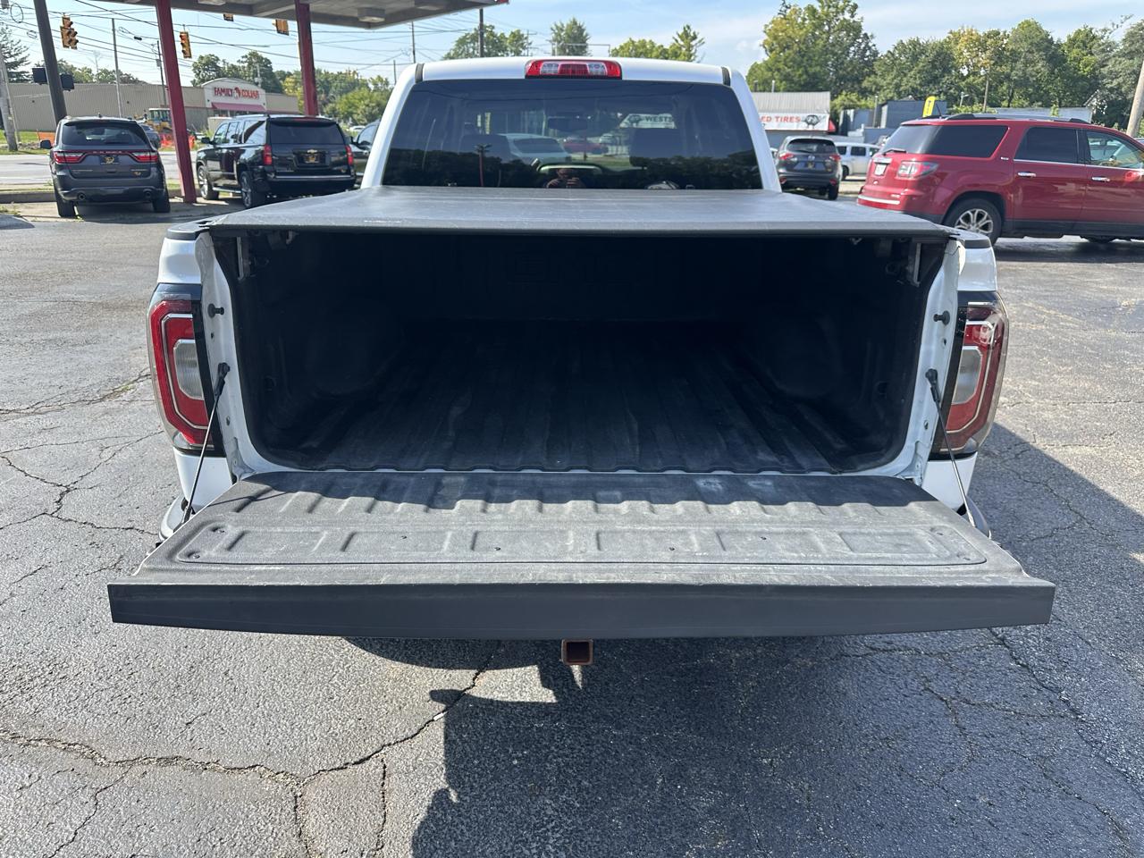 GMC Sierra 1500 4WD Crew Cab 143.5" SLT 2018