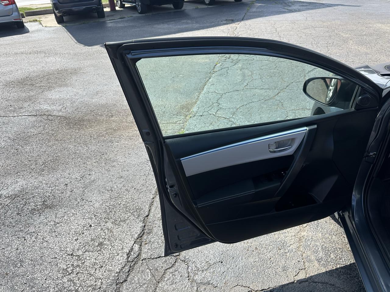 Toyota Corolla 4dr Sdn CVT LE Premium (Natl) 2015