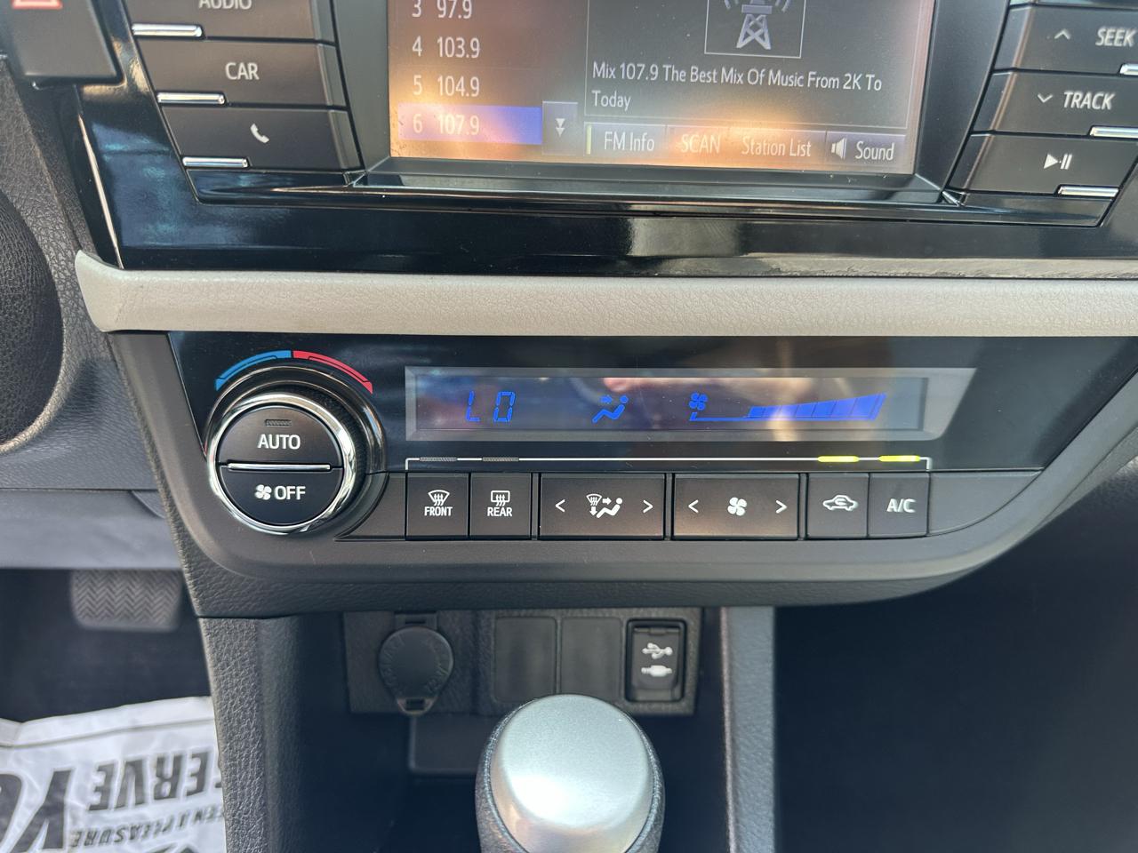 Toyota Corolla 4dr Sdn CVT LE Premium (Natl) 2015