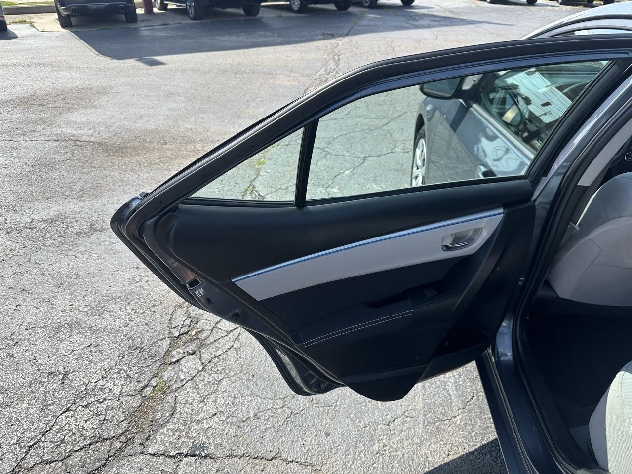 Toyota Corolla 4dr Sdn CVT LE Premium (Natl) 2015