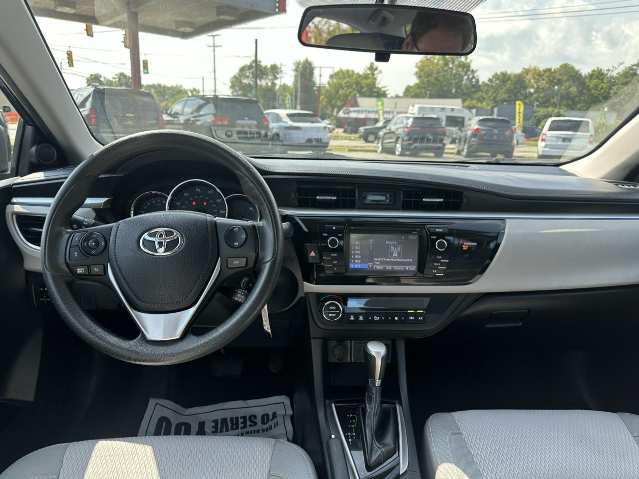 Toyota Corolla 4dr Sdn CVT LE Premium (Natl) 2015