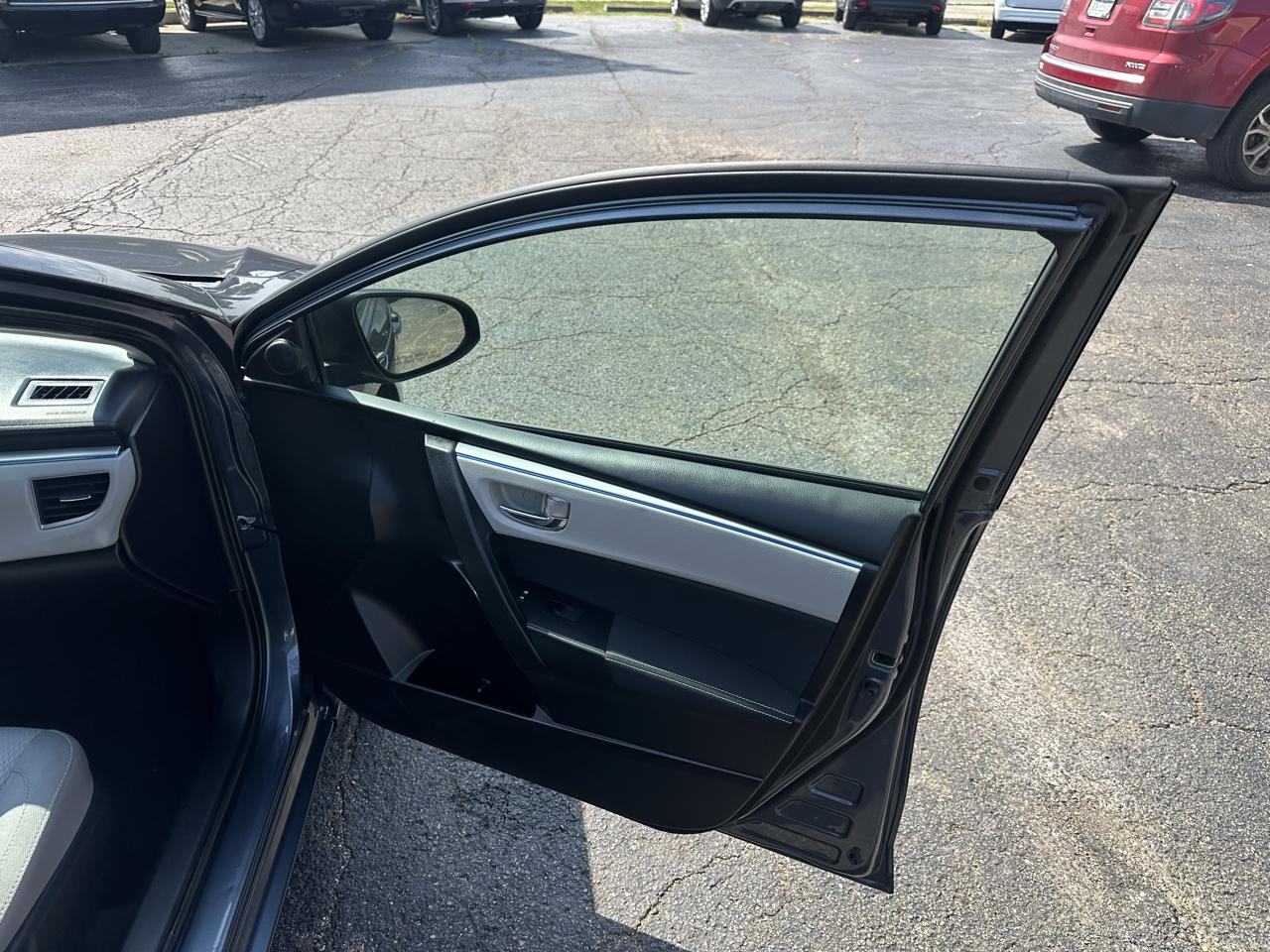 Toyota Corolla 4dr Sdn CVT LE Premium (Natl) 2015