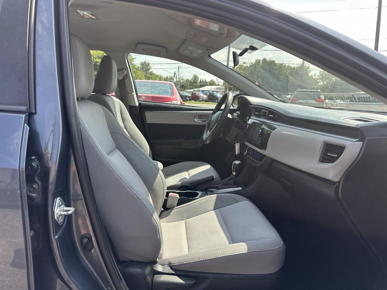 Toyota Corolla 4dr Sdn CVT LE Premium (Natl) 2015