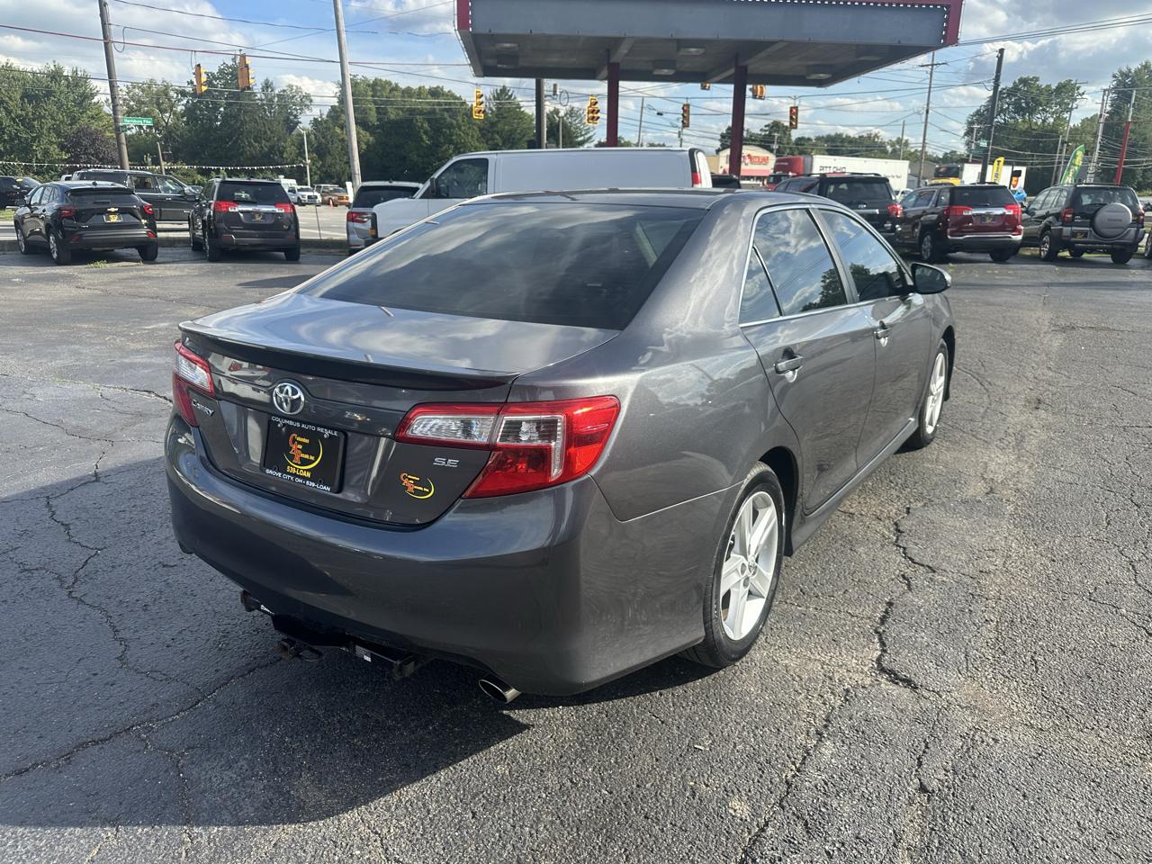 Toyota Camry 4dr Sdn I4 Auto XLE (Natl) 2013