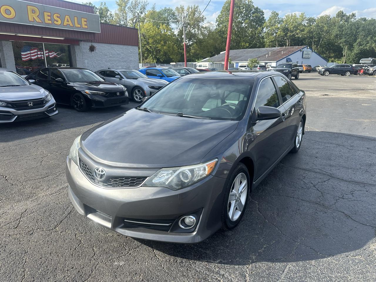 Toyota Camry 4dr Sdn I4 Auto XLE (Natl) 2013