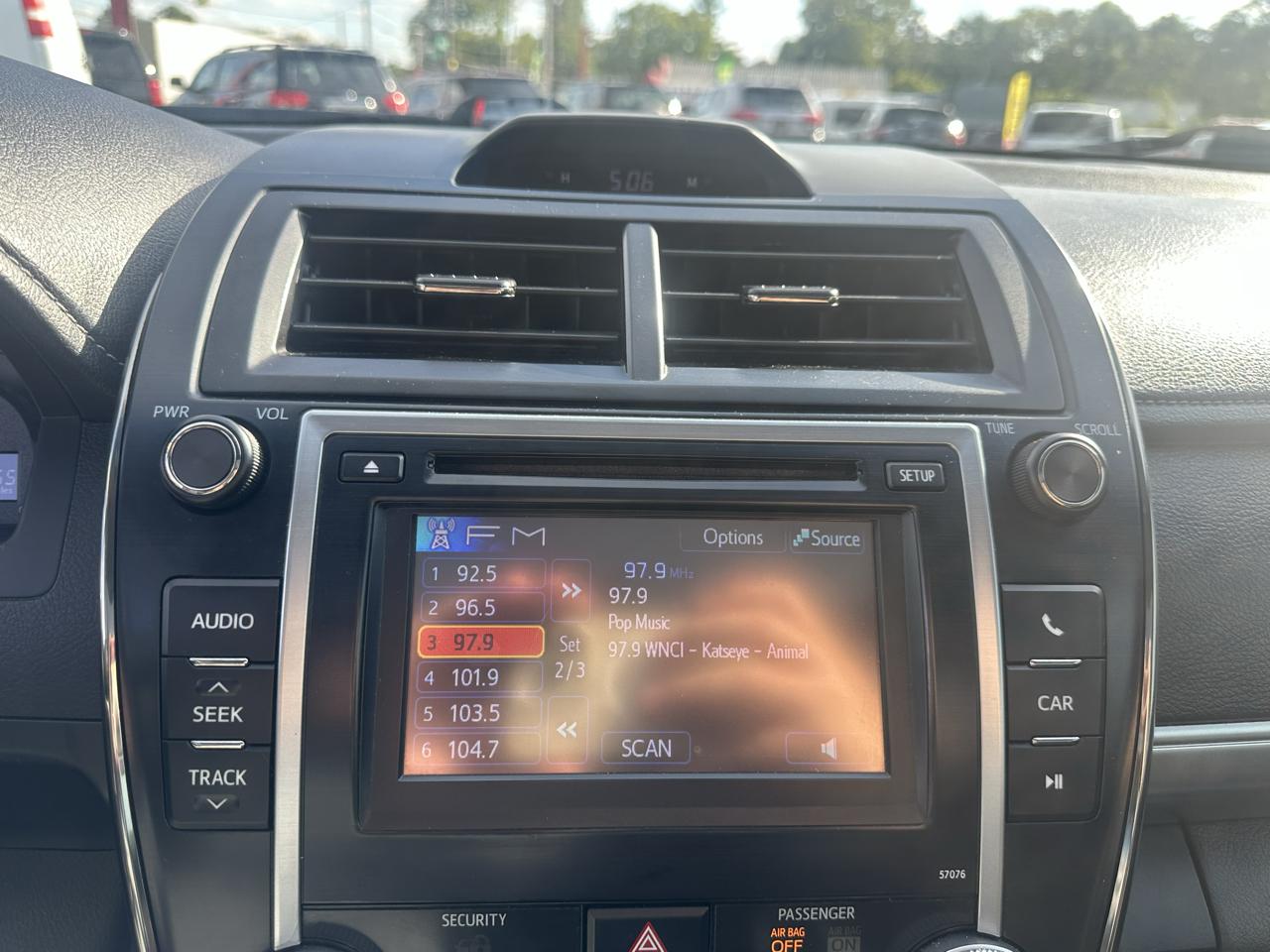 Toyota Camry 4dr Sdn I4 Auto XLE (Natl) 2013