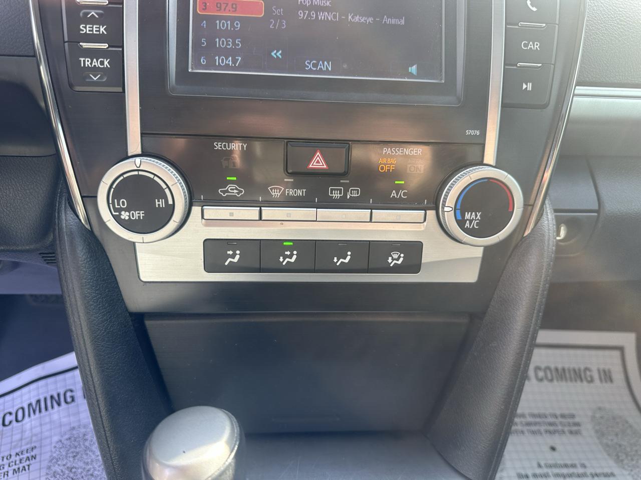 Toyota Camry 4dr Sdn I4 Auto XLE (Natl) 2013