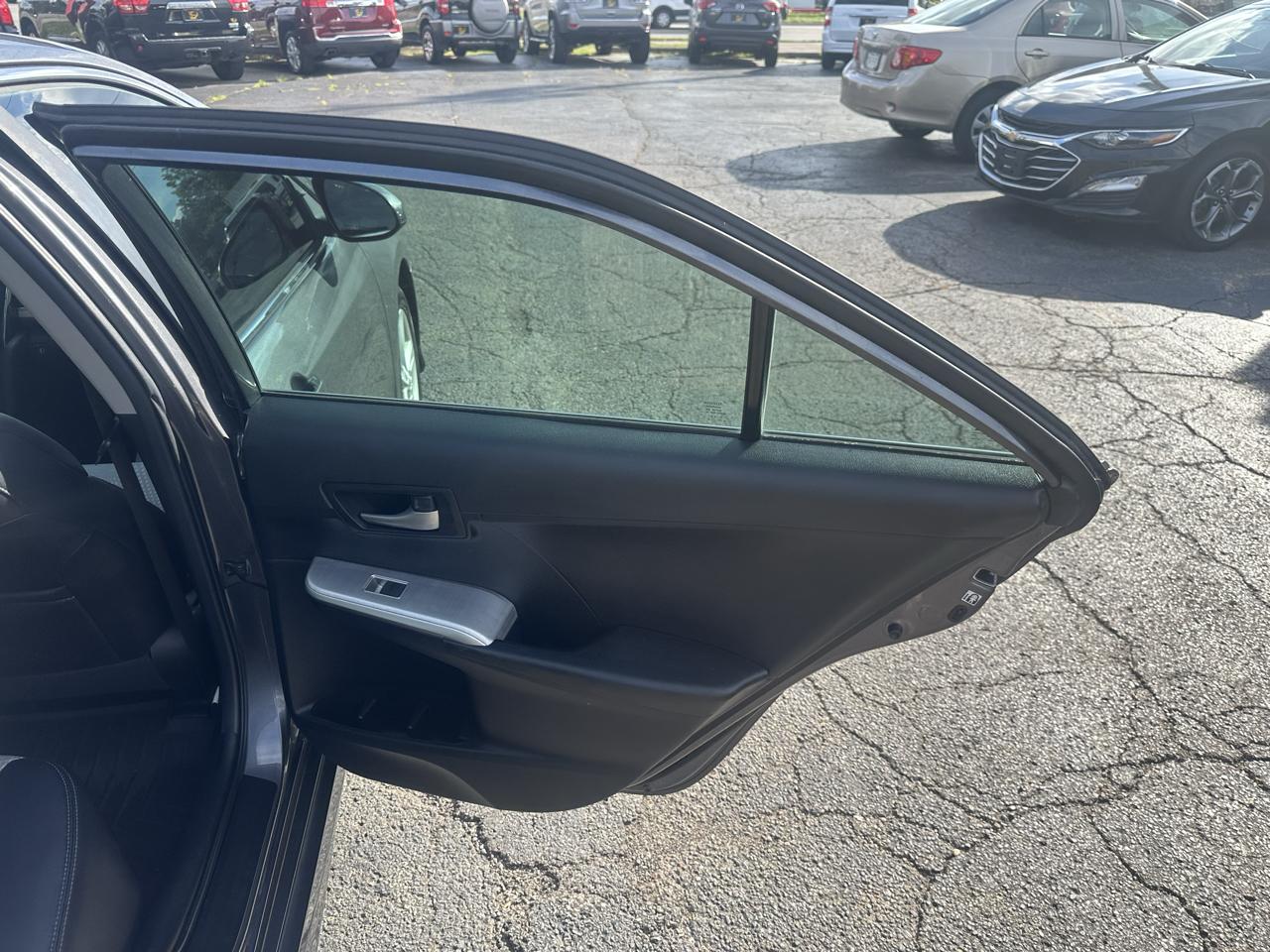 Toyota Camry 4dr Sdn I4 Auto XLE (Natl) 2013