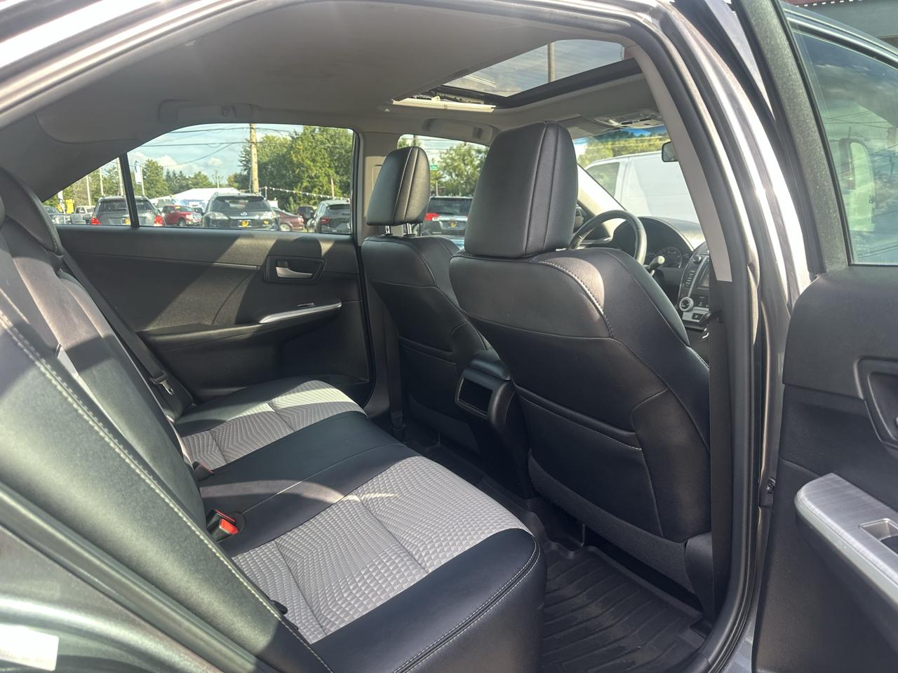 Toyota Camry 4dr Sdn I4 Auto XLE (Natl) 2013