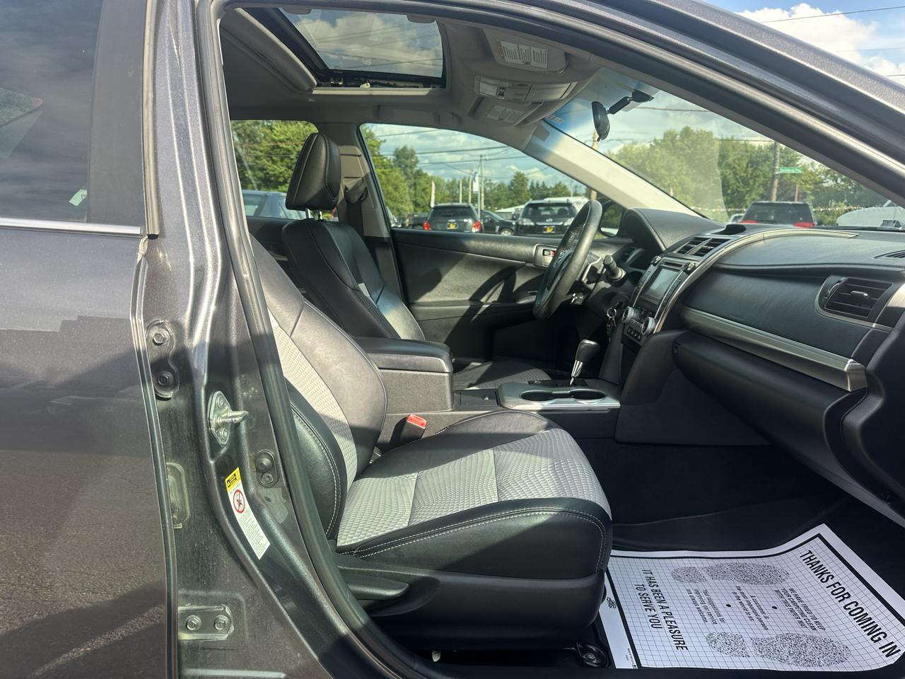 Toyota Camry 4dr Sdn I4 Auto XLE (Natl) 2013