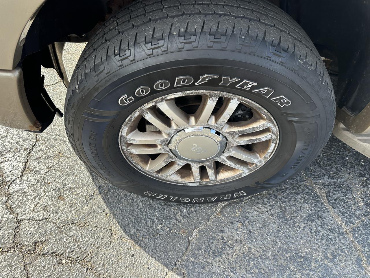 Ford F-150 4WD SuperCrew 145" Platinum 2011