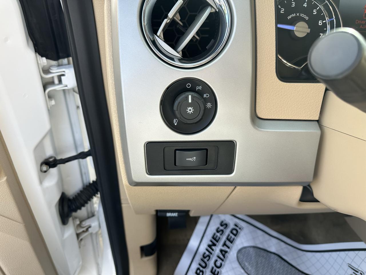 Ford F-150 4WD SuperCrew 145" Platinum 2011