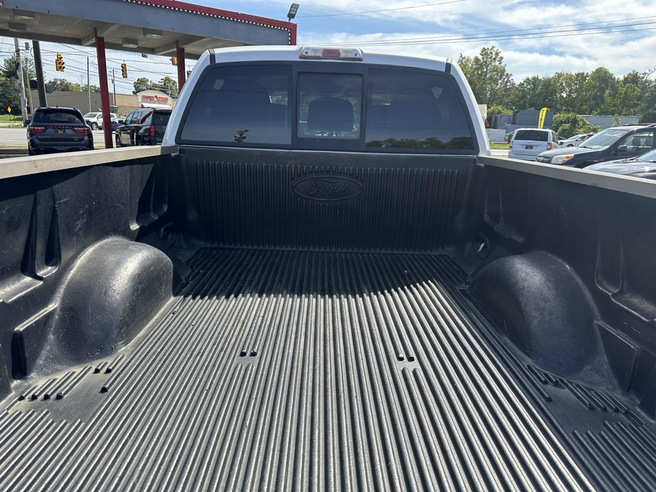 Ford F-150 4WD SuperCrew 145" Platinum 2011