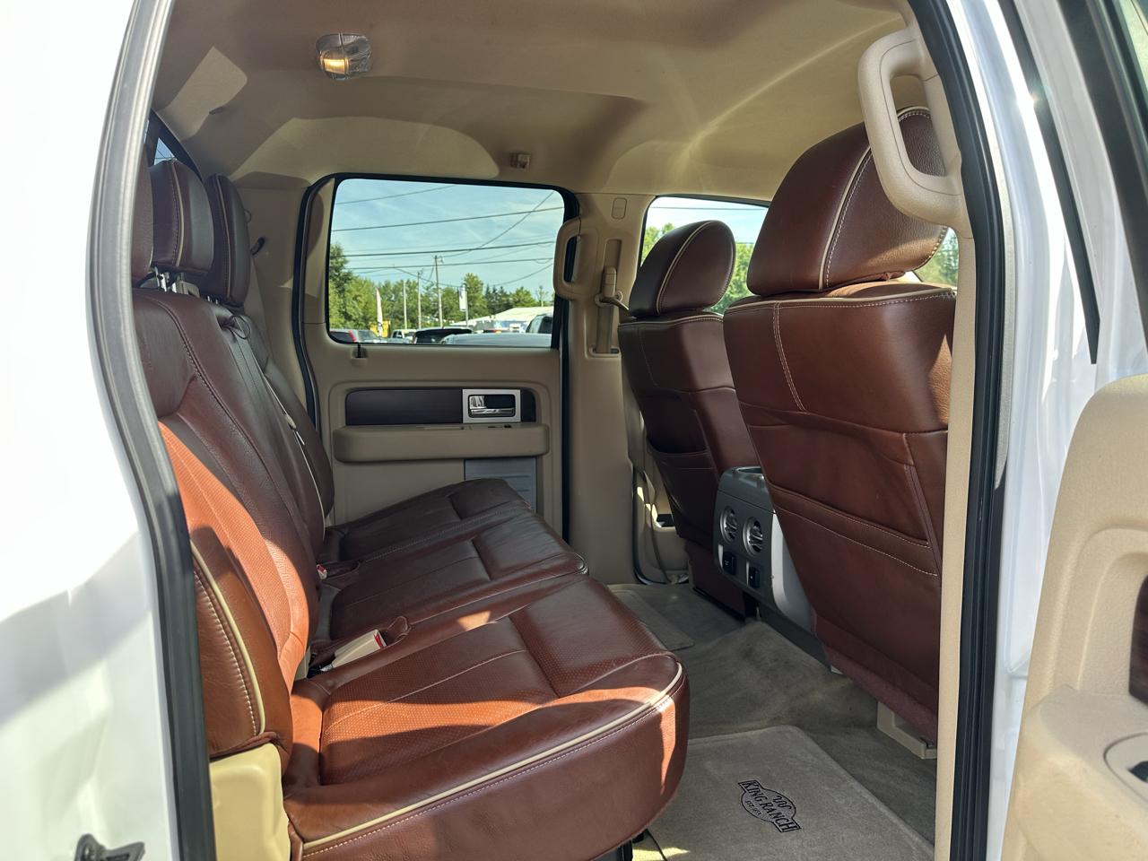 Ford F-150 4WD SuperCrew 145" Platinum 2011