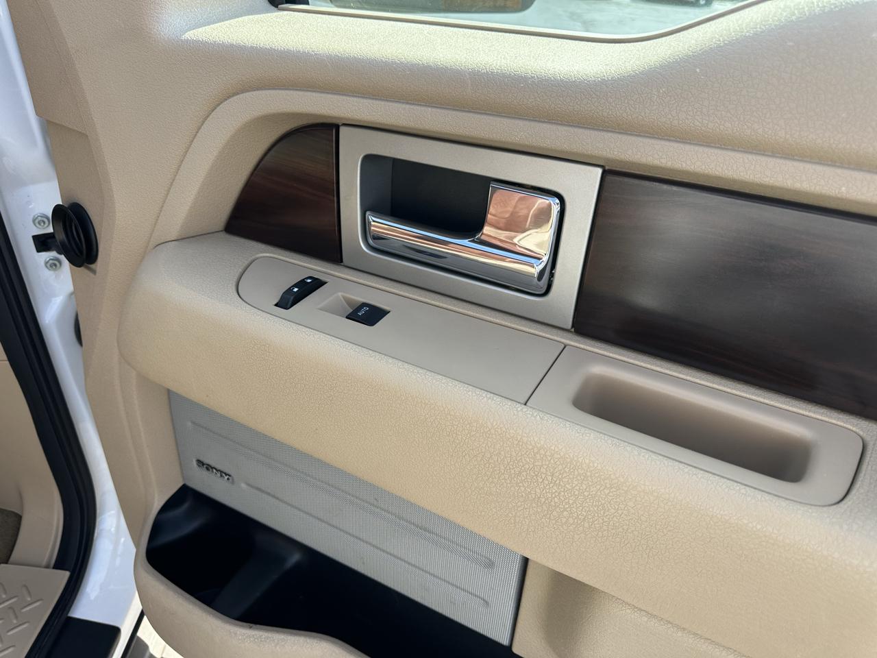 Ford F-150 4WD SuperCrew 145" Platinum 2011