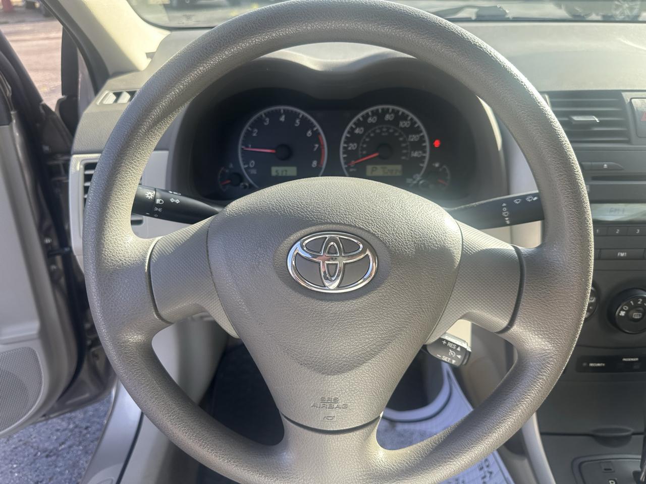 Toyota Corolla 4dr Sdn Man (Natl) 2009