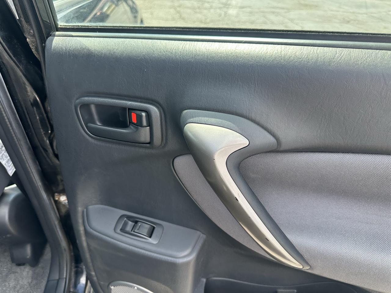 Toyota RAV4 4dr Manual 4WD (Natl) 2004