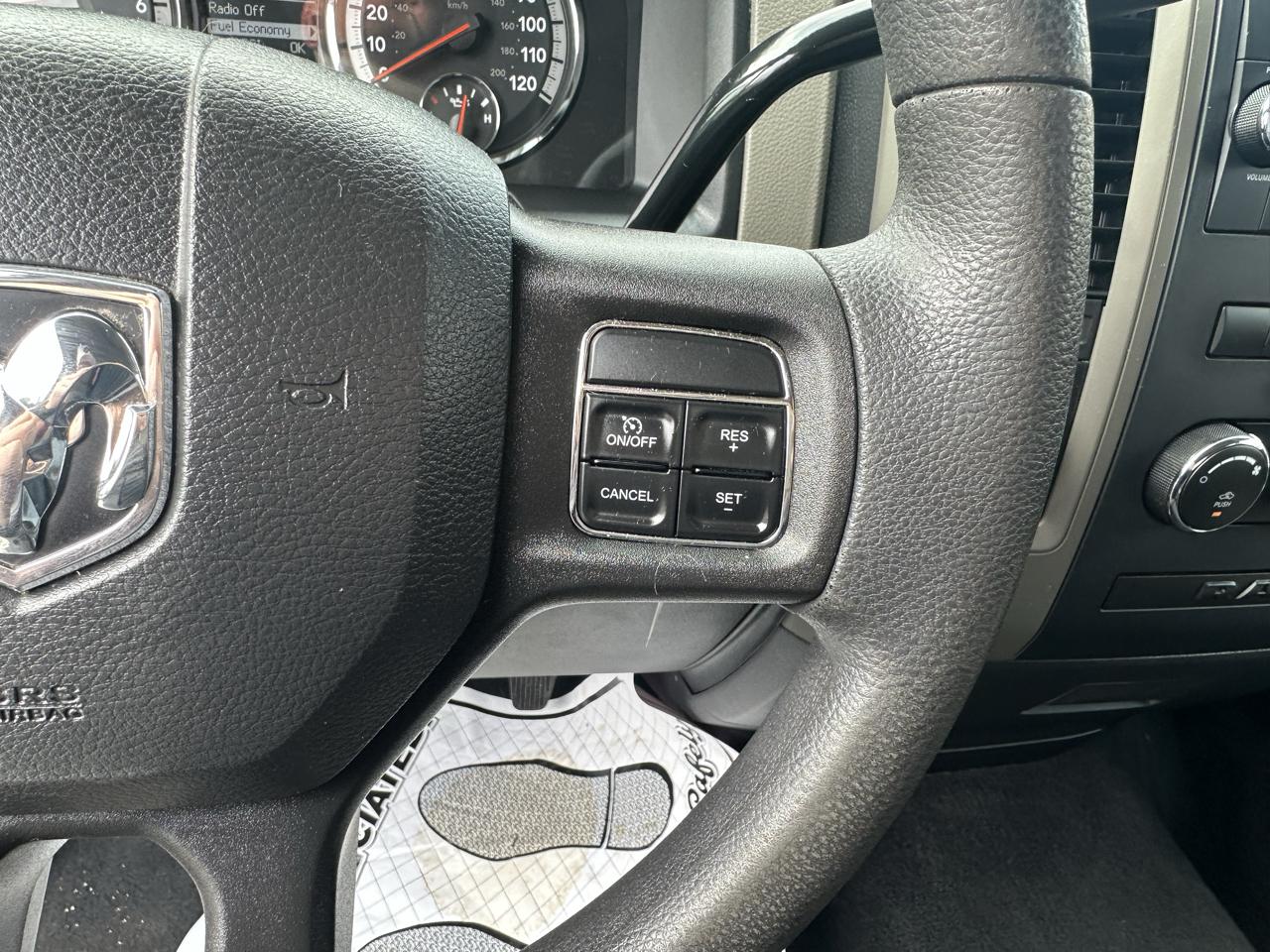 RAM 1500 4WD Quad Cab 140.5" Express 2012