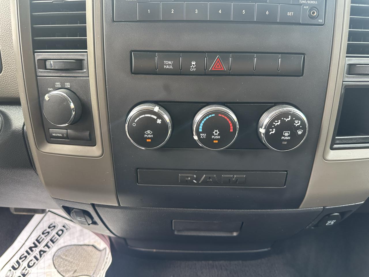 RAM 1500 4WD Quad Cab 140.5" Express 2012