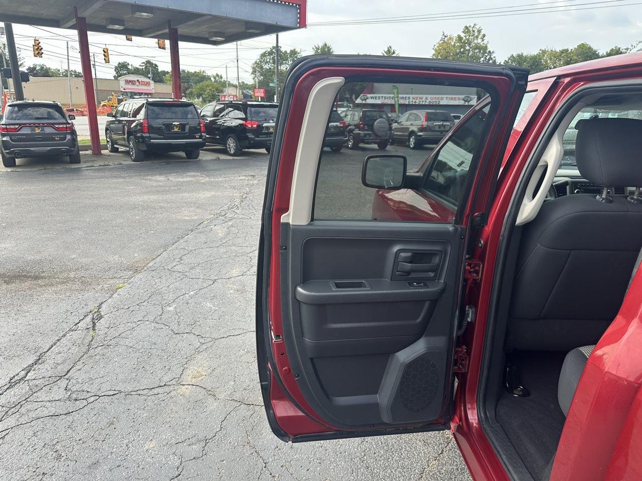 RAM 1500 4WD Quad Cab 140.5" Express 2012