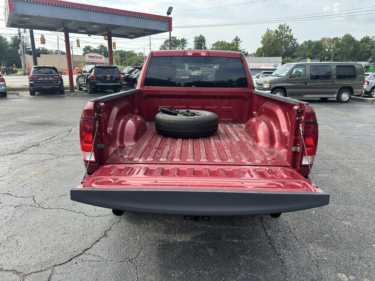 RAM 1500 4WD Quad Cab 140.5" Express 2012