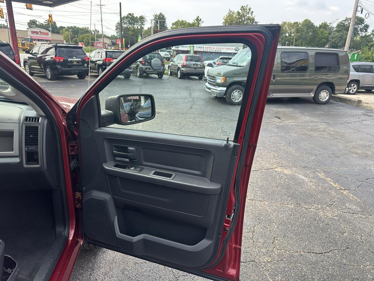 RAM 1500 4WD Quad Cab 140.5" Express 2012