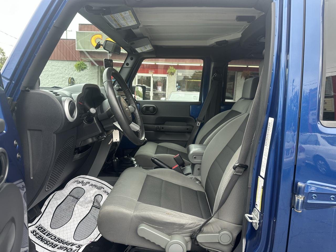 Jeep Wrangler Unlimited 4WD 4dr X 2009