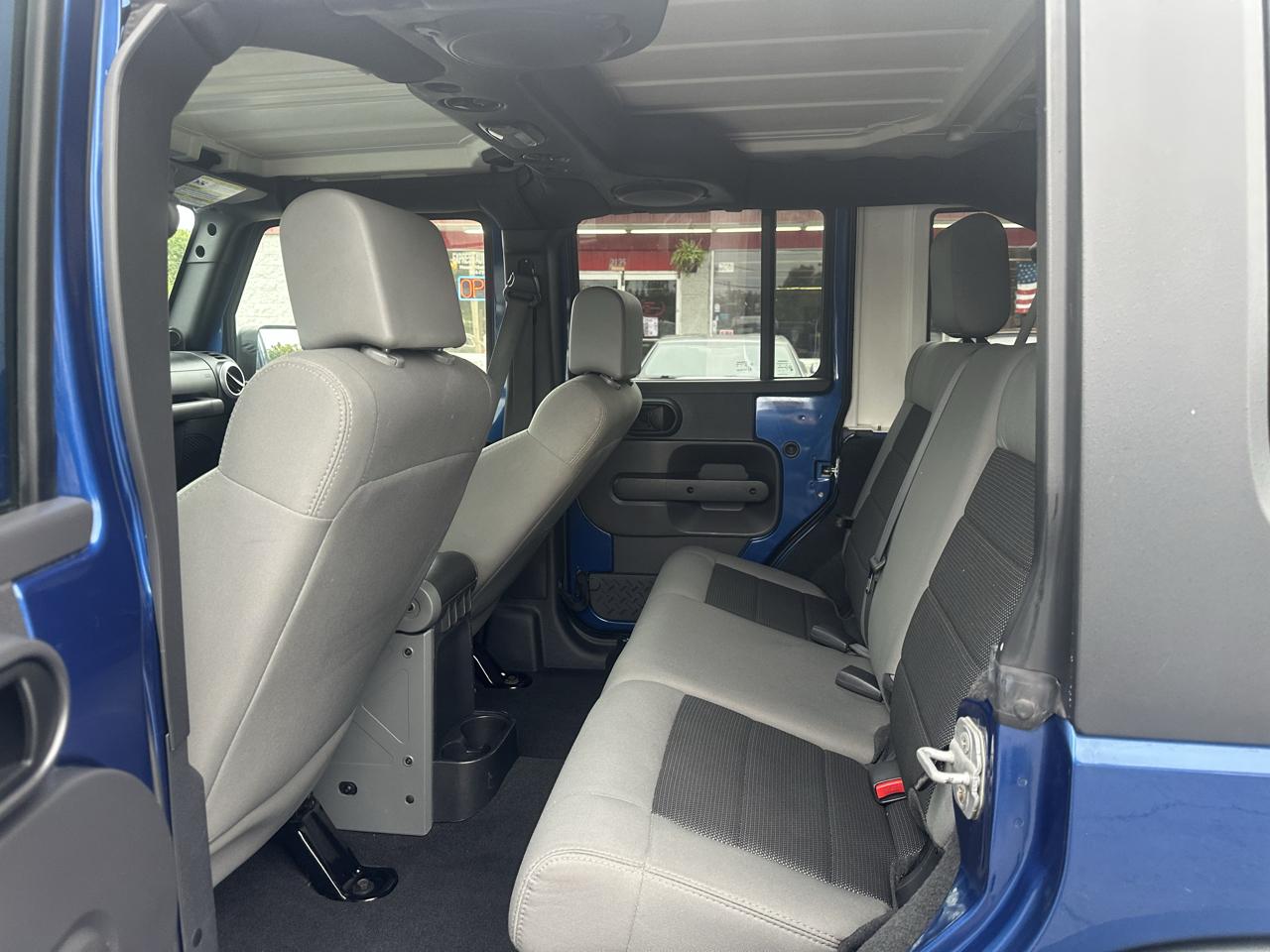 Jeep Wrangler Unlimited 4WD 4dr X 2009