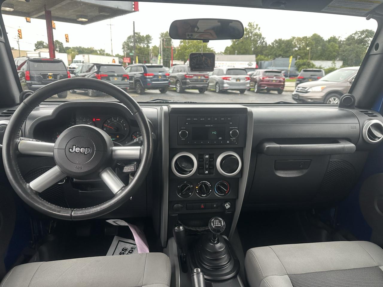 Jeep Wrangler Unlimited 4WD 4dr X 2009