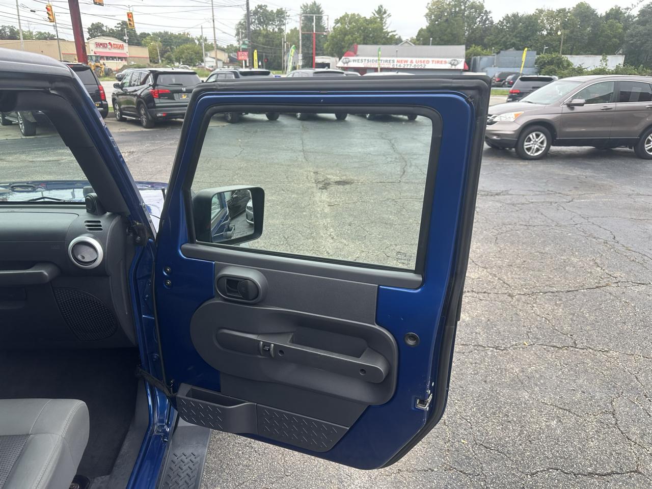 Jeep Wrangler Unlimited 4WD 4dr X 2009