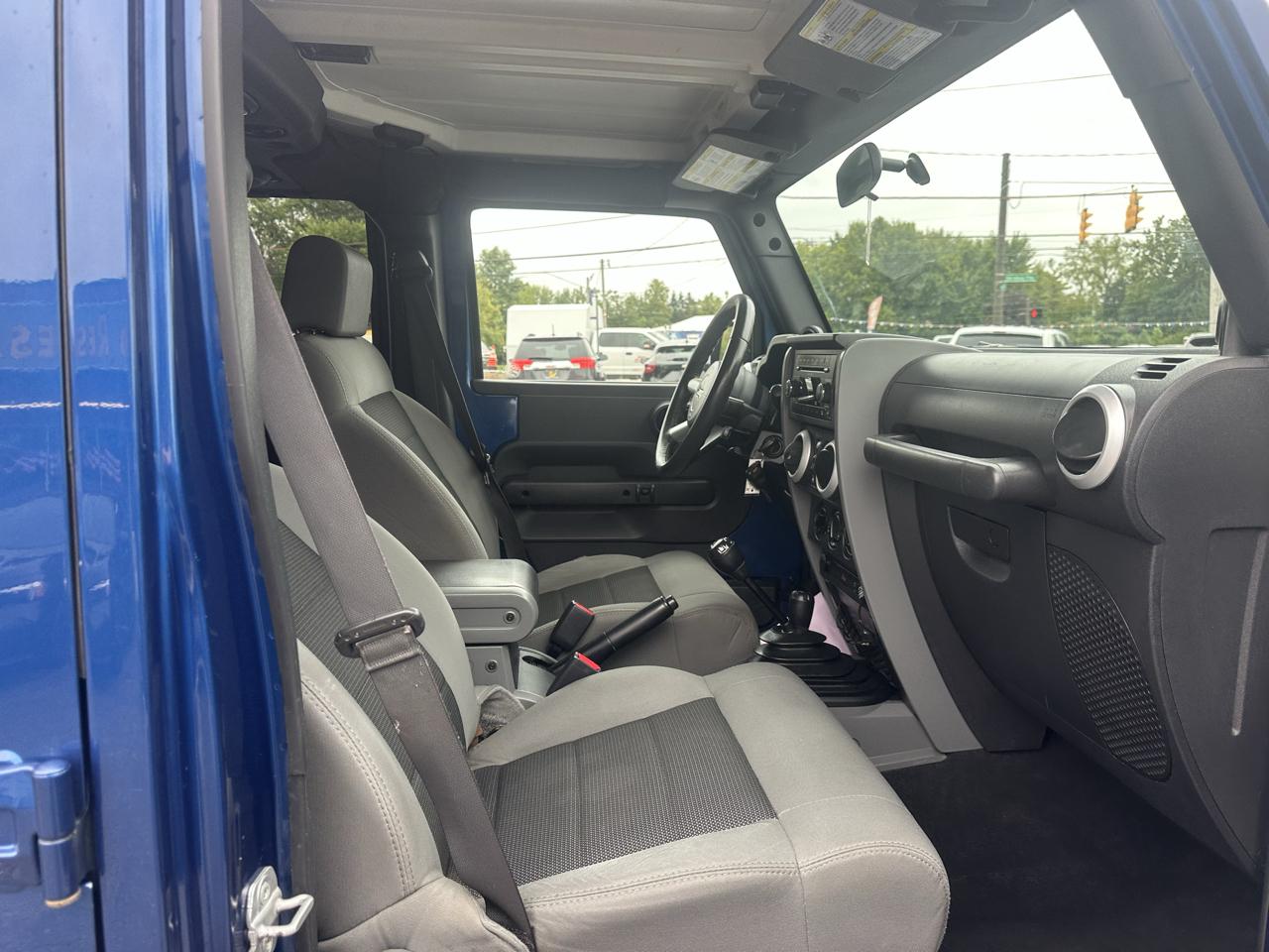 Jeep Wrangler Unlimited 4WD 4dr X 2009