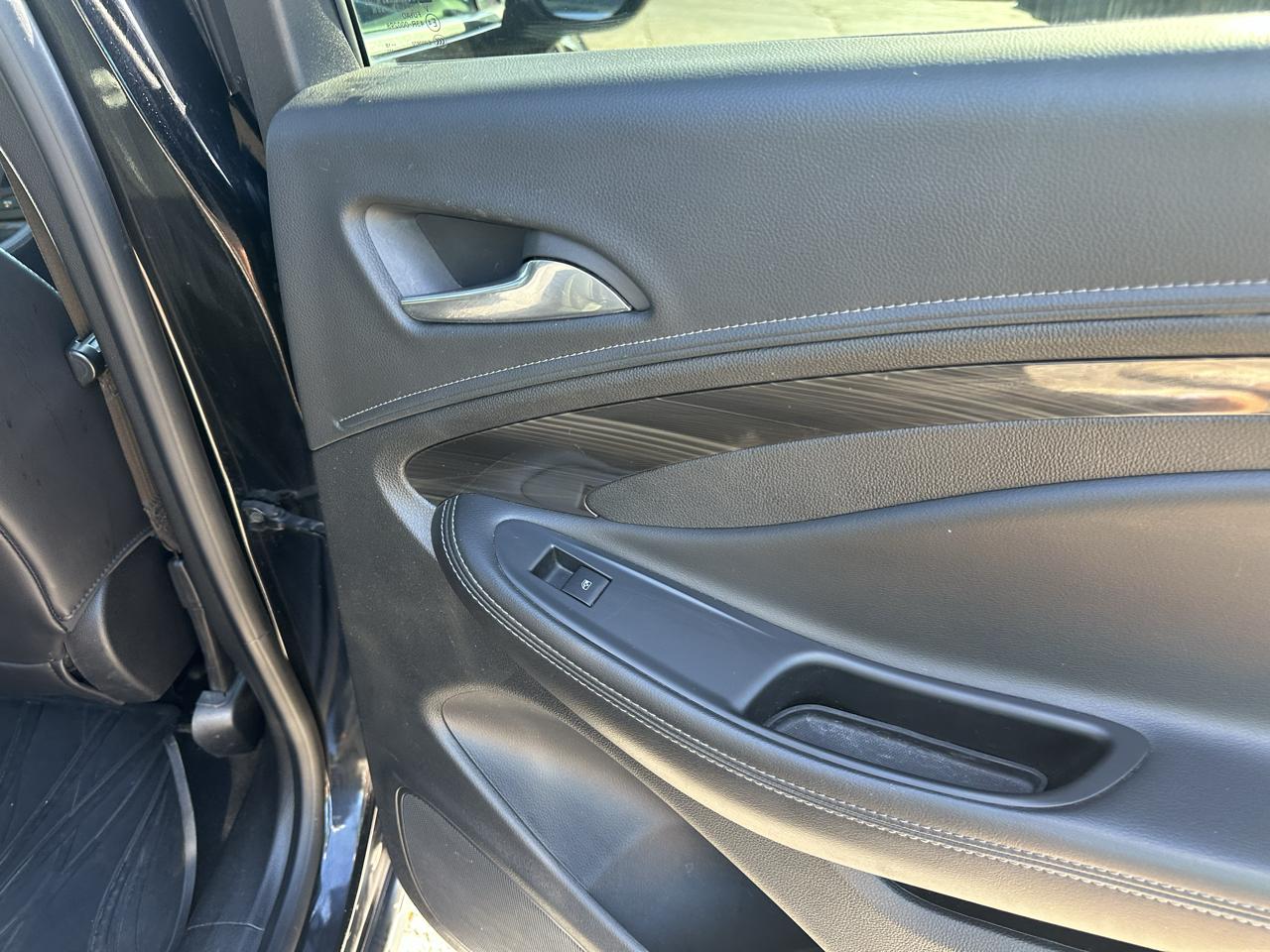 Buick Envision AWD 4dr Essence 2019