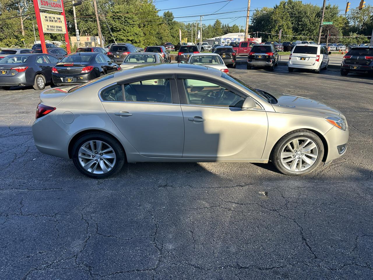 Buick Regal 4dr Sdn Premium II FWD 2016