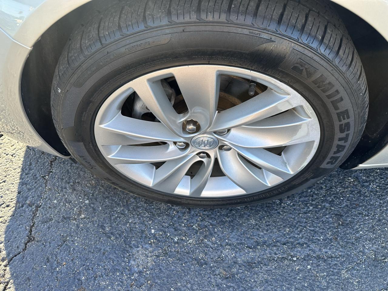 Buick Regal 4dr Sdn Premium II FWD 2016