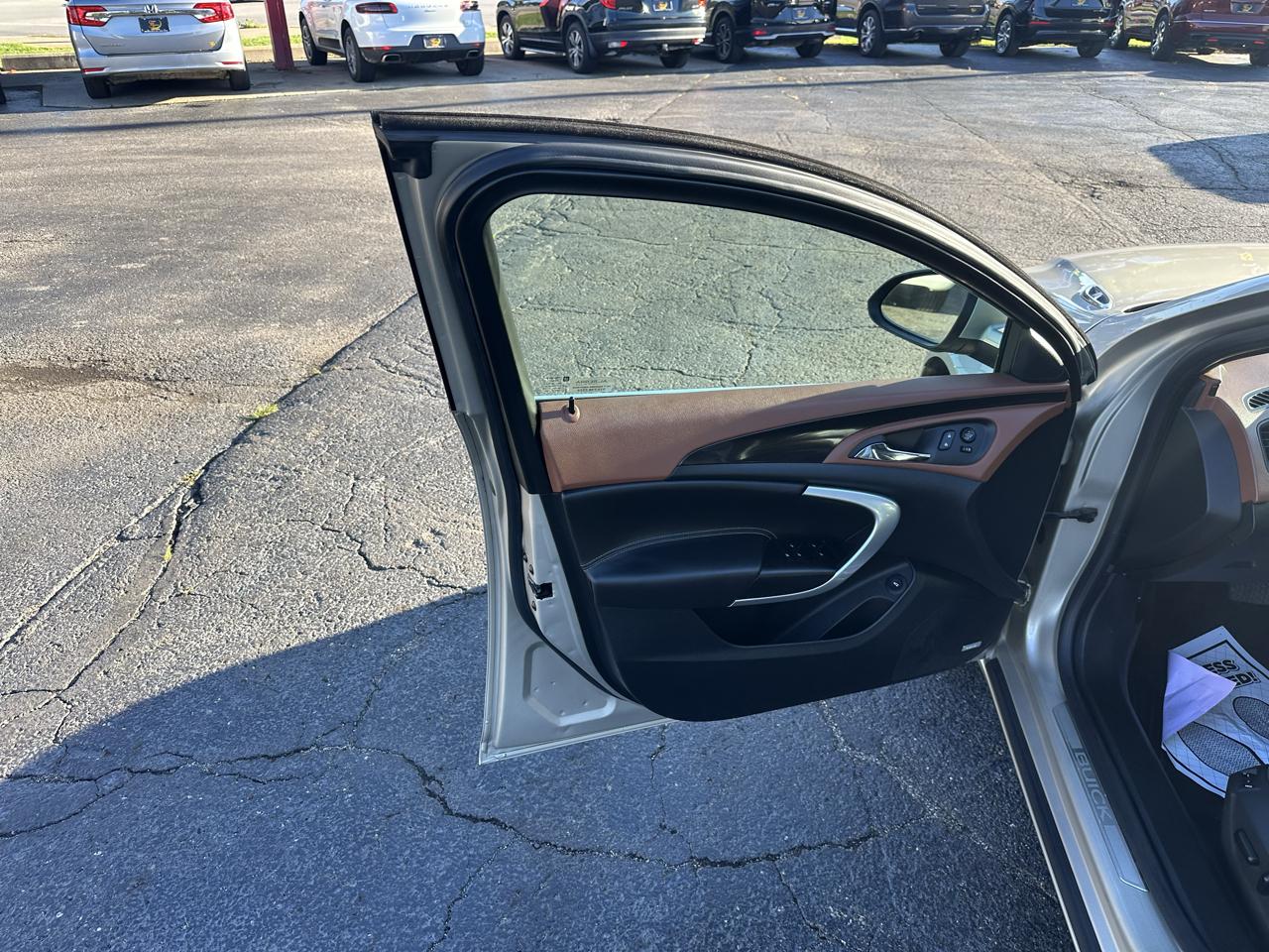 Buick Regal 4dr Sdn Premium II FWD 2016
