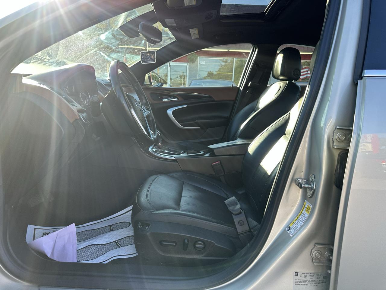 Buick Regal 4dr Sdn Premium II FWD 2016