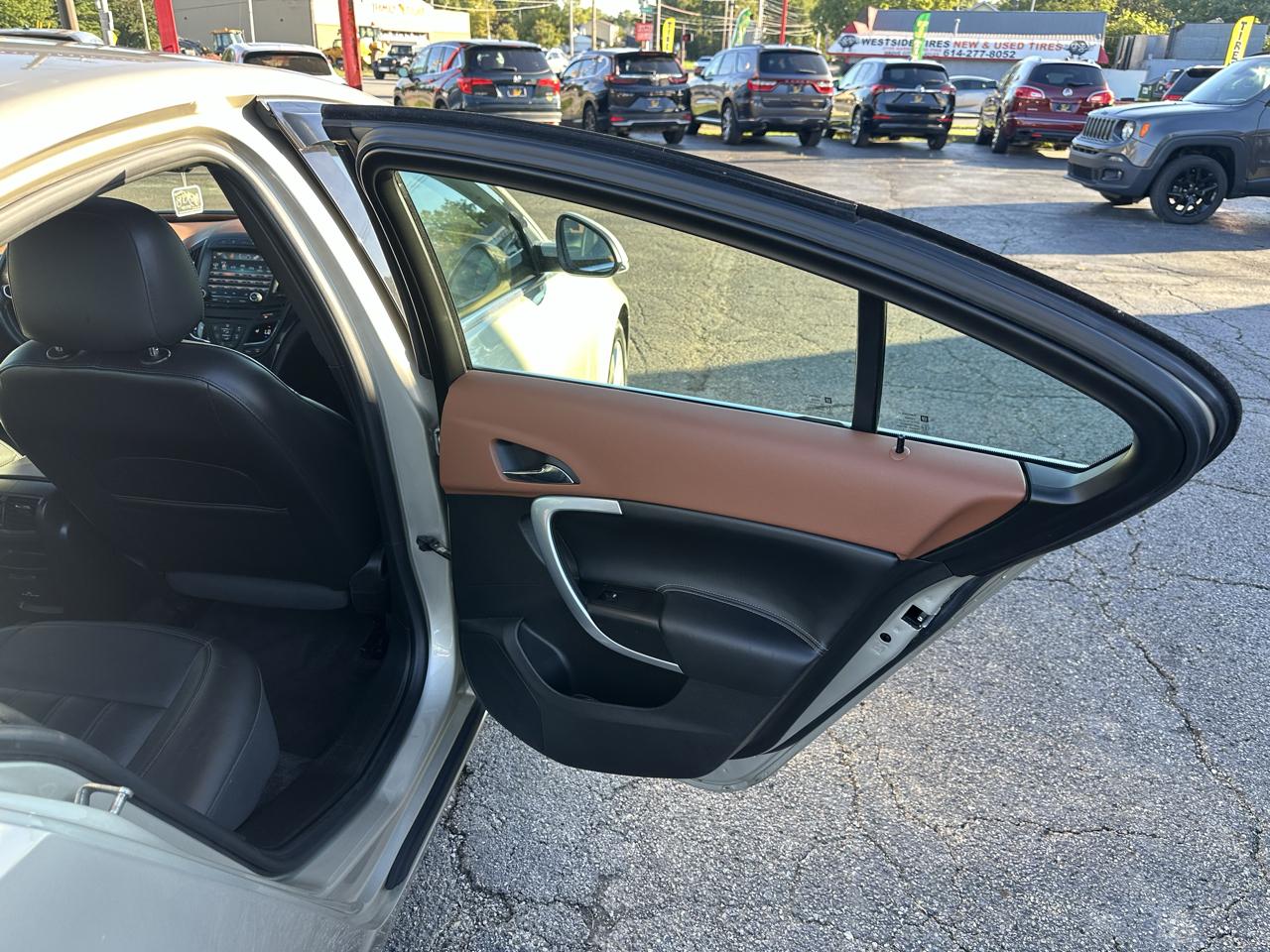 Buick Regal 4dr Sdn Premium II FWD 2016