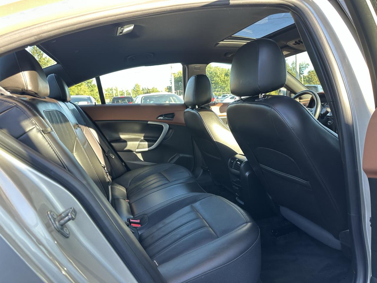 Buick Regal 4dr Sdn Premium II FWD 2016