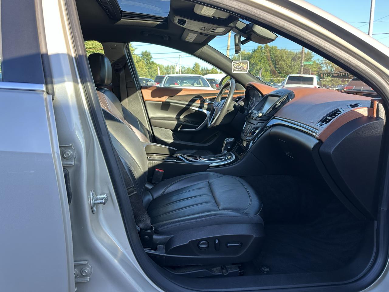 Buick Regal 4dr Sdn Premium II FWD 2016