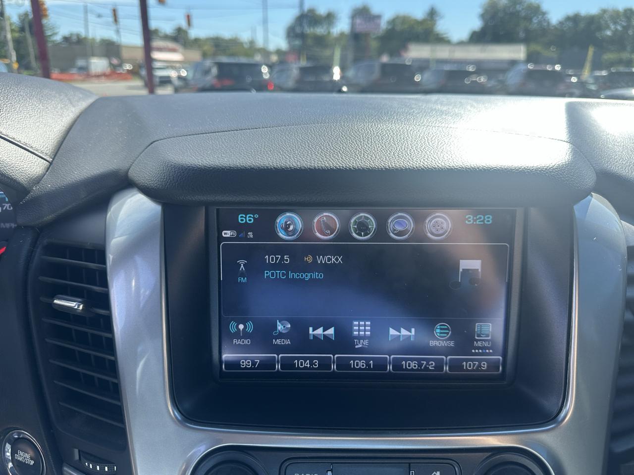 Chevrolet Suburban 4WD 4dr 1500 Premier 2018
