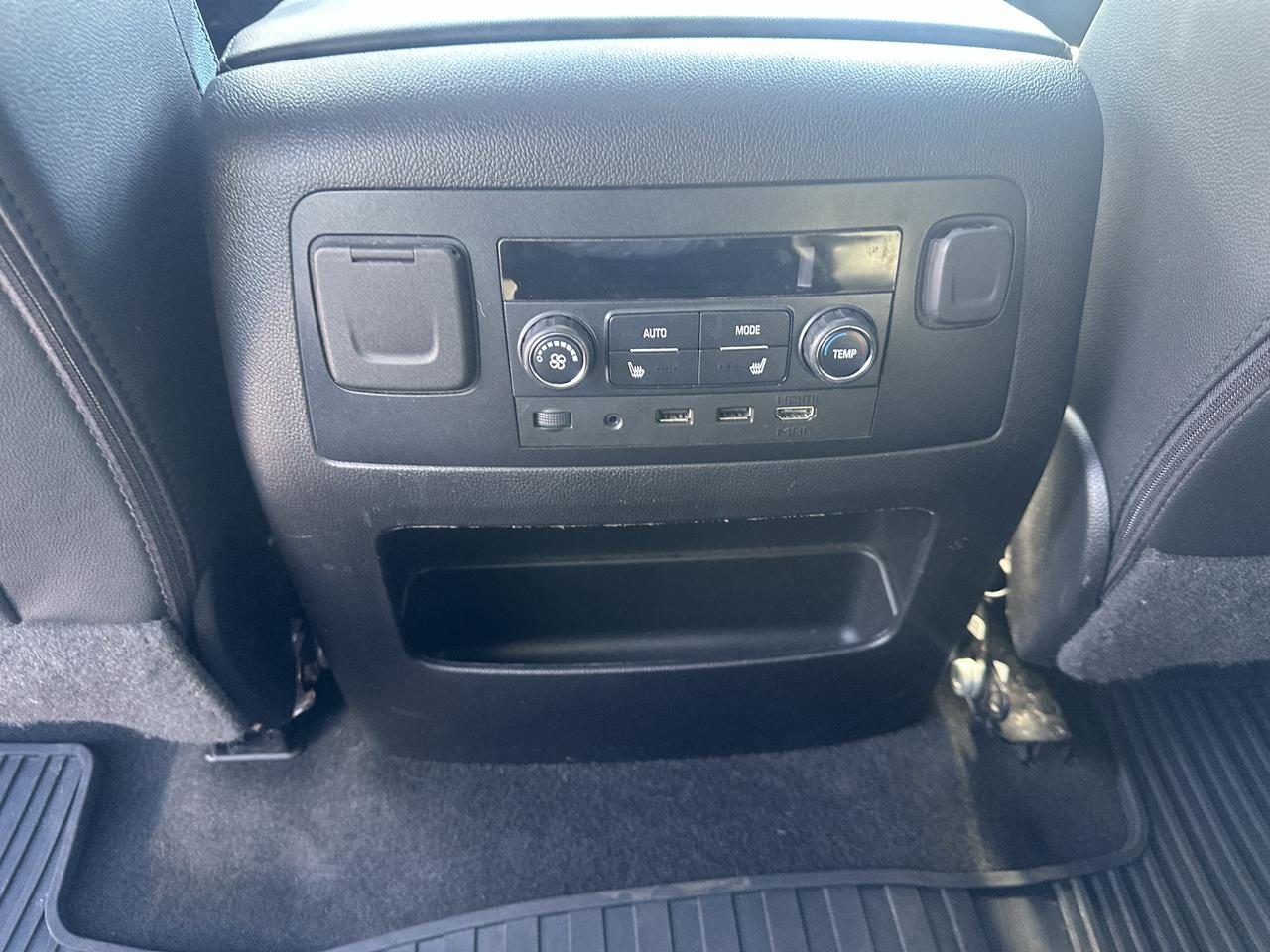 Chevrolet Suburban 4WD 4dr 1500 Premier 2018