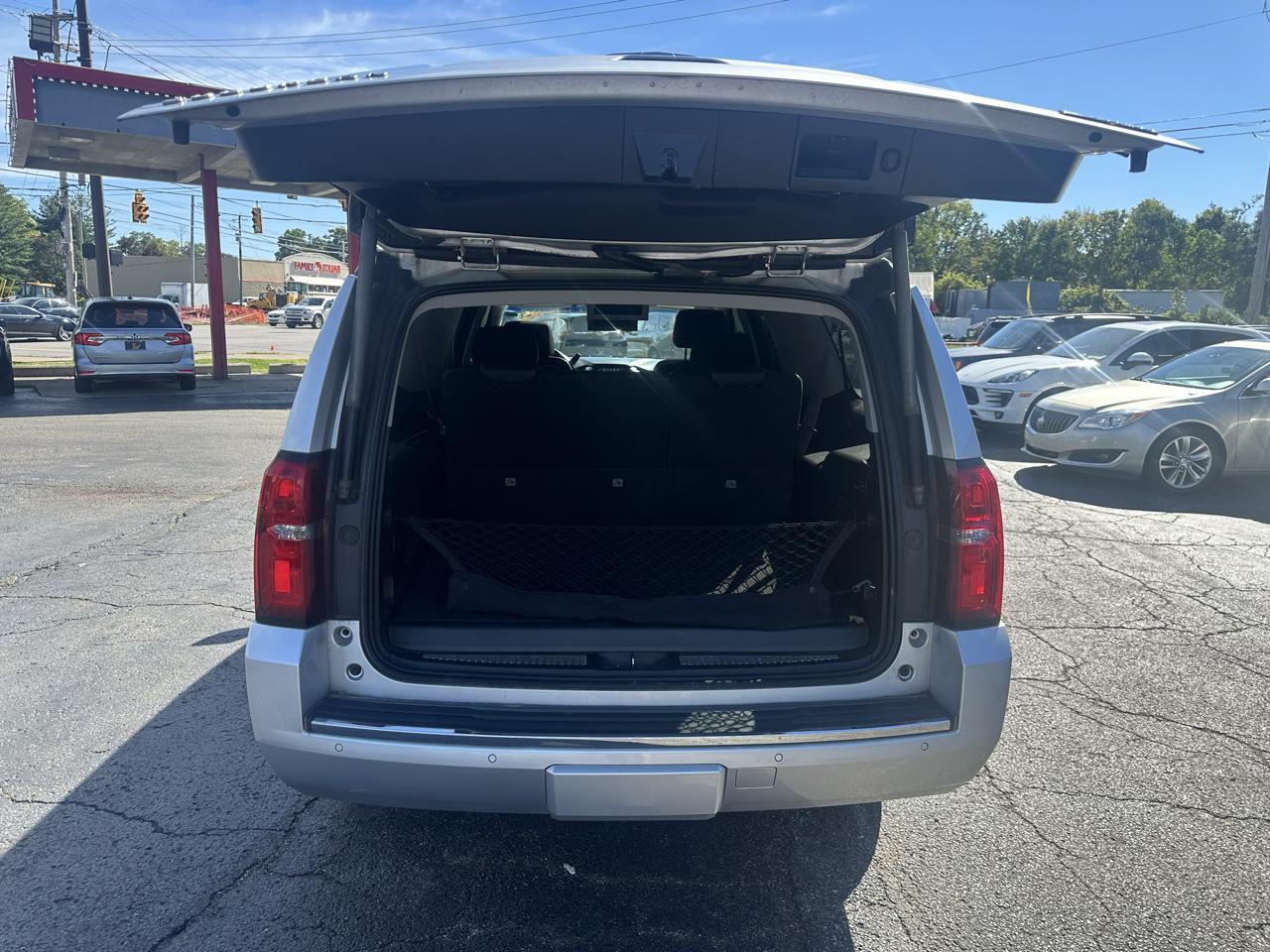 Chevrolet Suburban 4WD 4dr 1500 Premier 2018