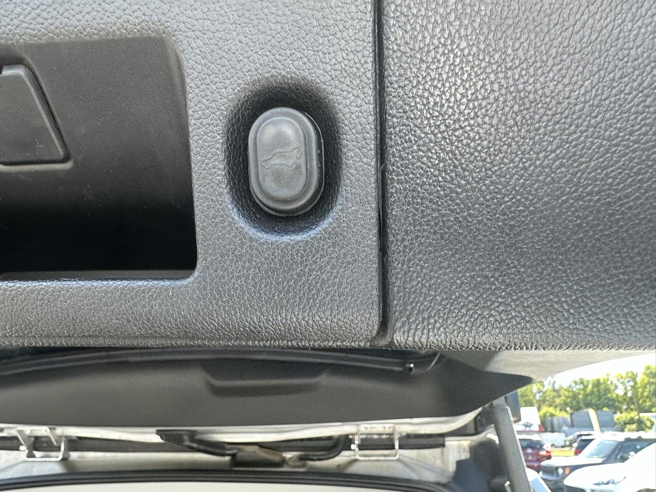 Chevrolet Suburban 4WD 4dr 1500 Premier 2018