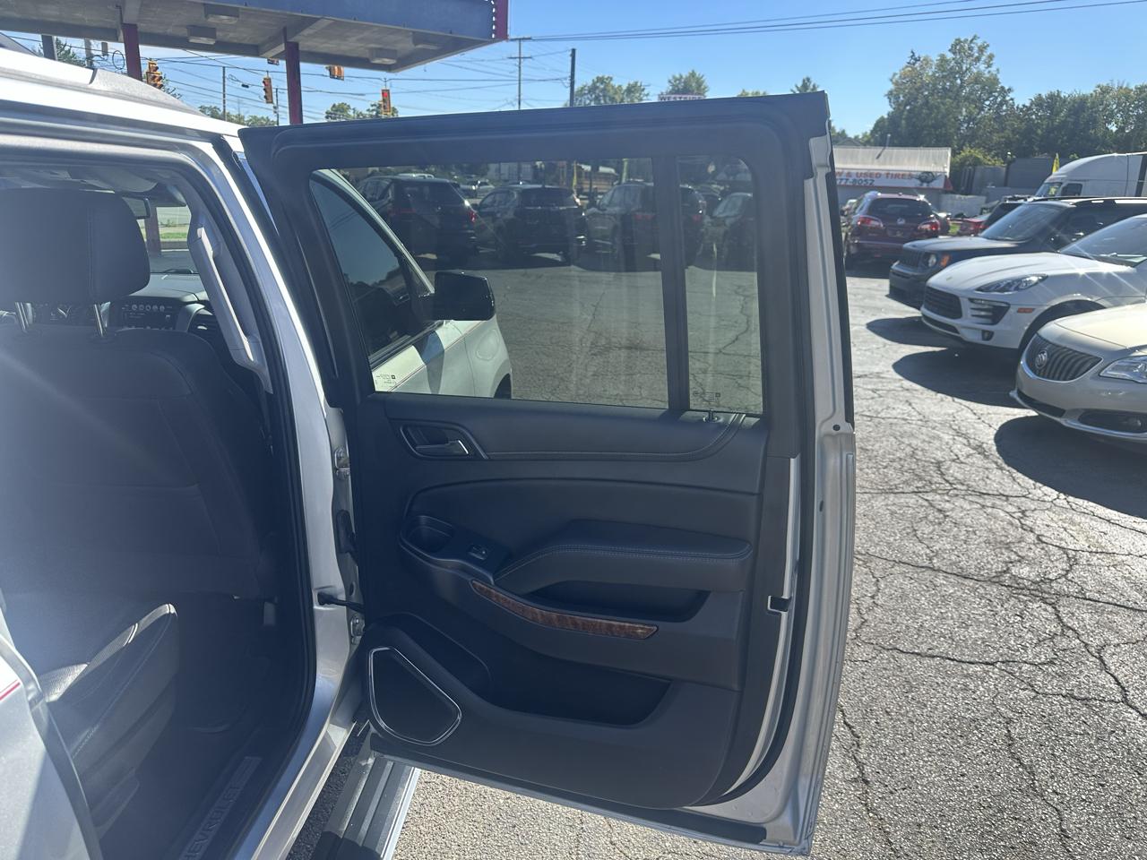 Chevrolet Suburban 4WD 4dr 1500 Premier 2018