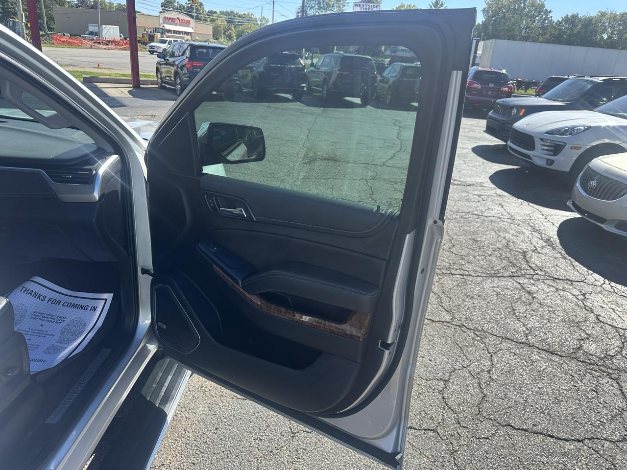 Chevrolet Suburban 4WD 4dr 1500 Premier 2018